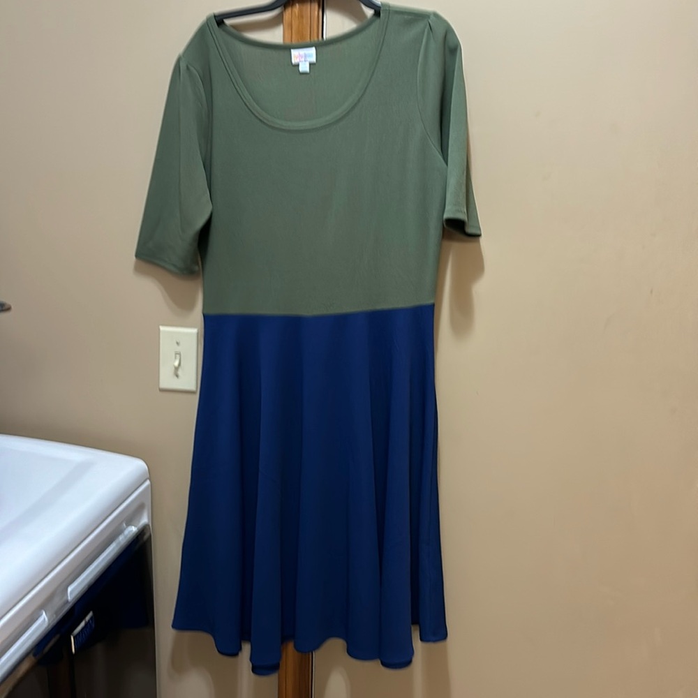 Lularoe Amelia dress excellent condition. Top green bottom half blue. Size 2XL